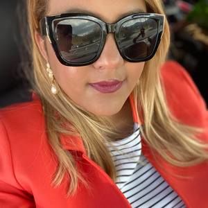 Meet your Posher, Tania